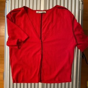 Red exposed stitching short sleeve